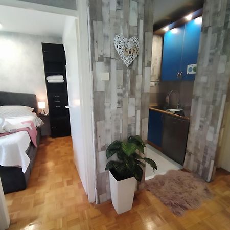 Apartment Mrc , Free Parking Bezanija Exterior photo